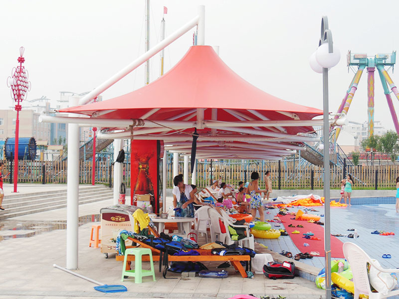 東營(yíng)萬象游樂園膜結(jié)構(gòu)遮陽(yáng)傘